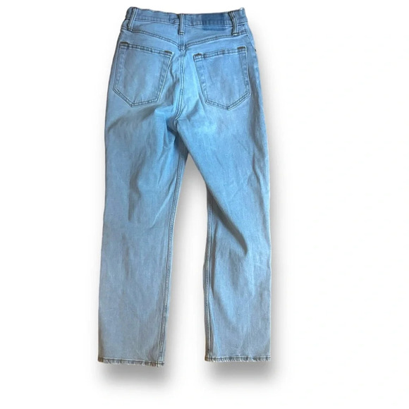 Abercrombie & Fitch Ultra High Rise Ankle Straight Jean Size 26/2 light - Picture 6 of 9